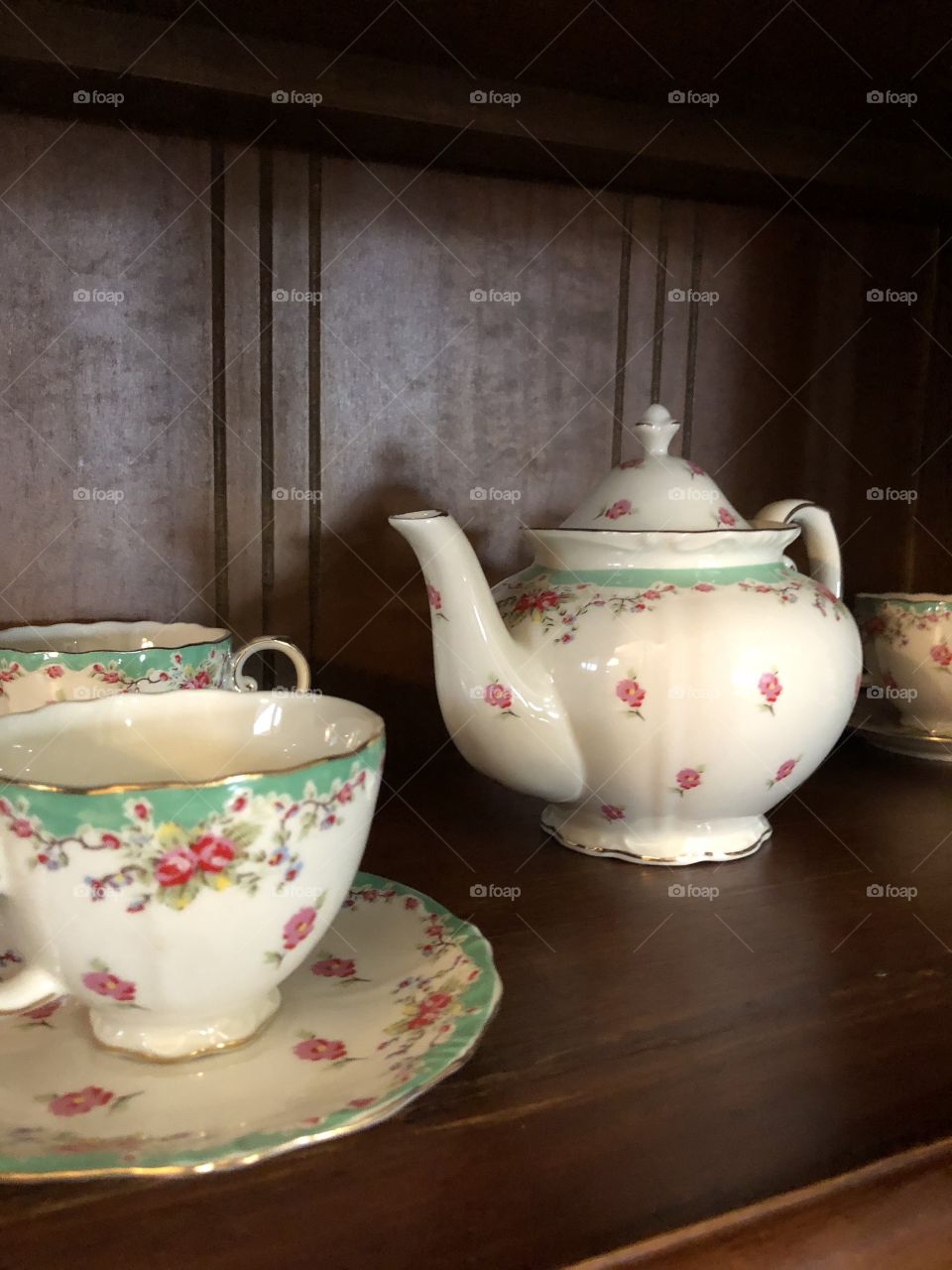 Vintage rose tea set
