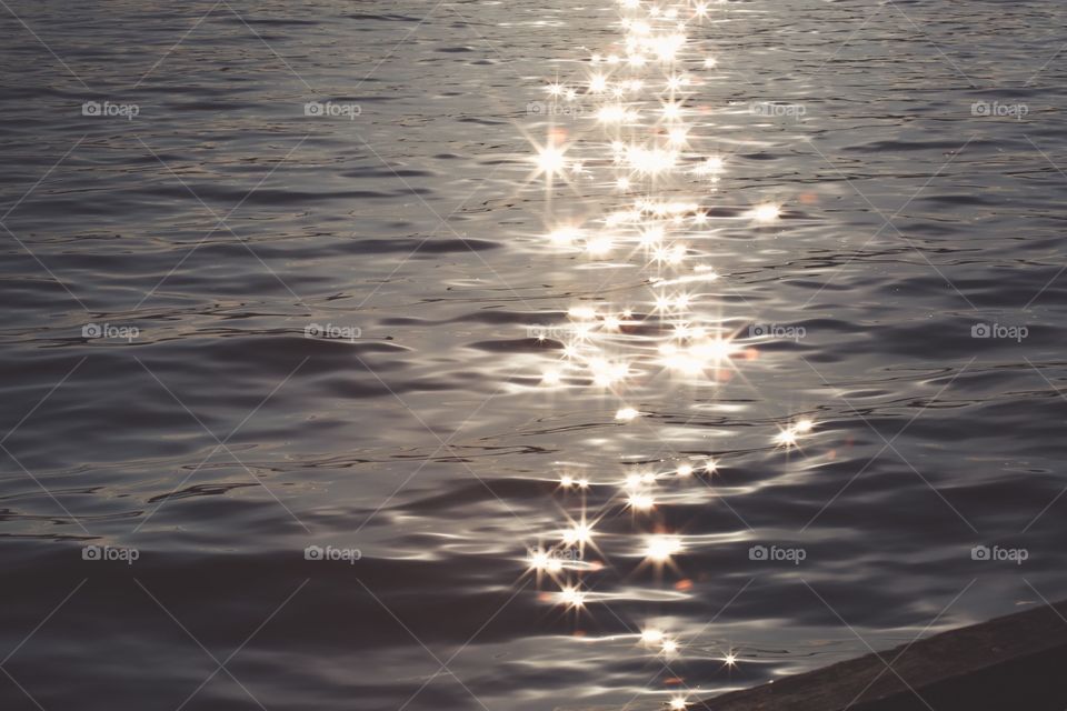 Sparkles on water 