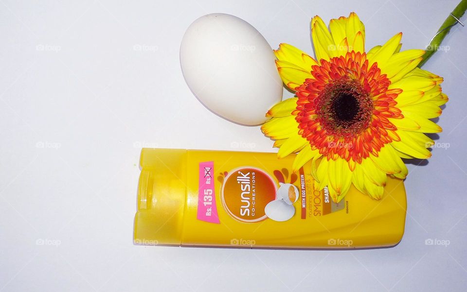 Sunsilk nourishing soft and smooth shampoo with egg protein with a flower - beauty products