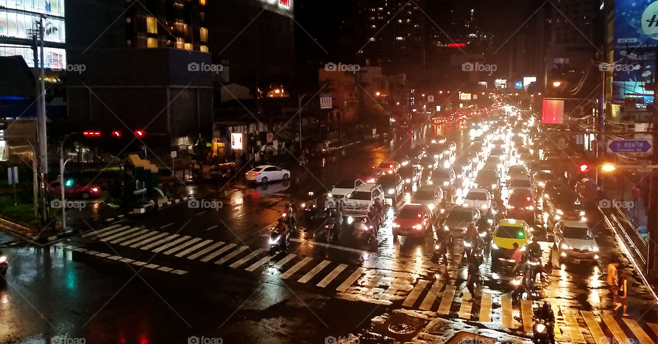 One again with another corner of Asoke cross in Bangkok. If you stand on linkage to Sky train station then this is what you will see.