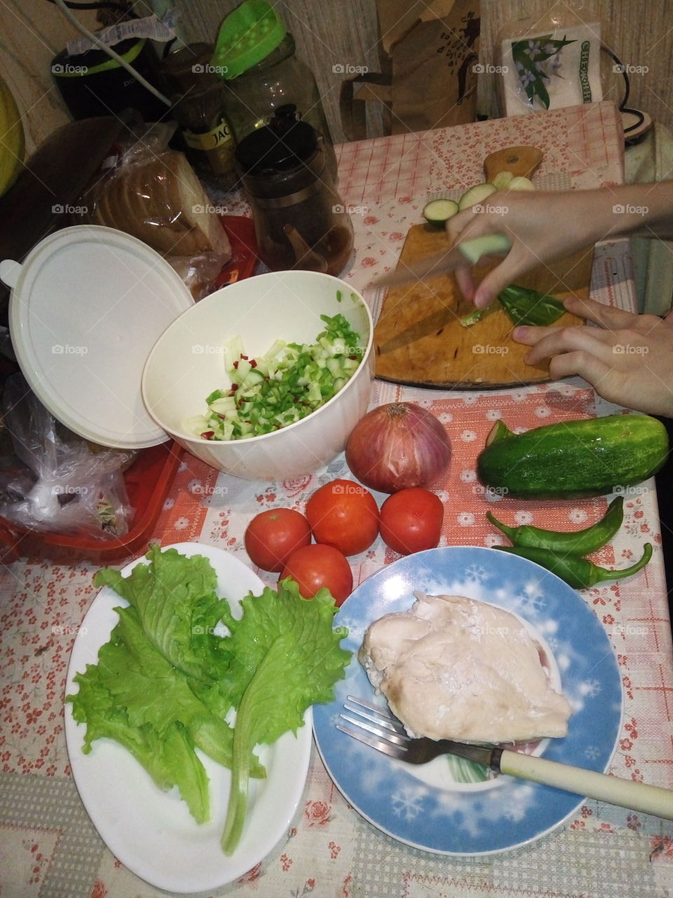 Приготовление салата.