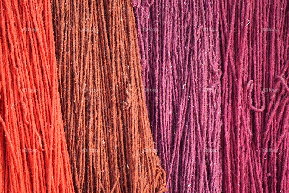 Naturally dyed yarn