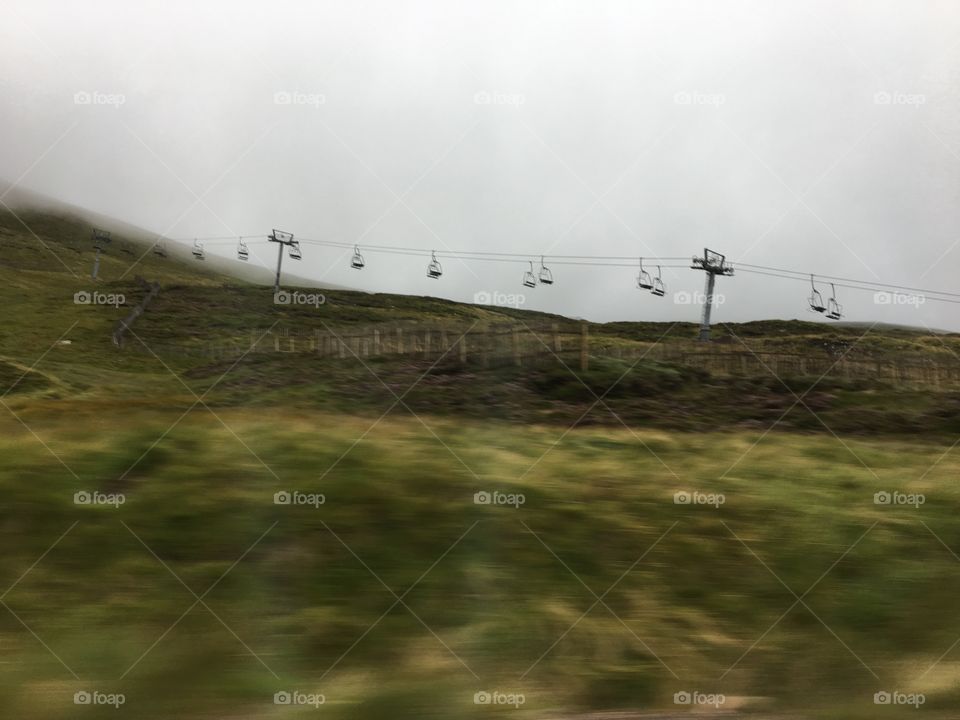 A view from the car of cable cars .. the summer weather in Scotland 🏴󠁧󠁢󠁳󠁣󠁴󠁿