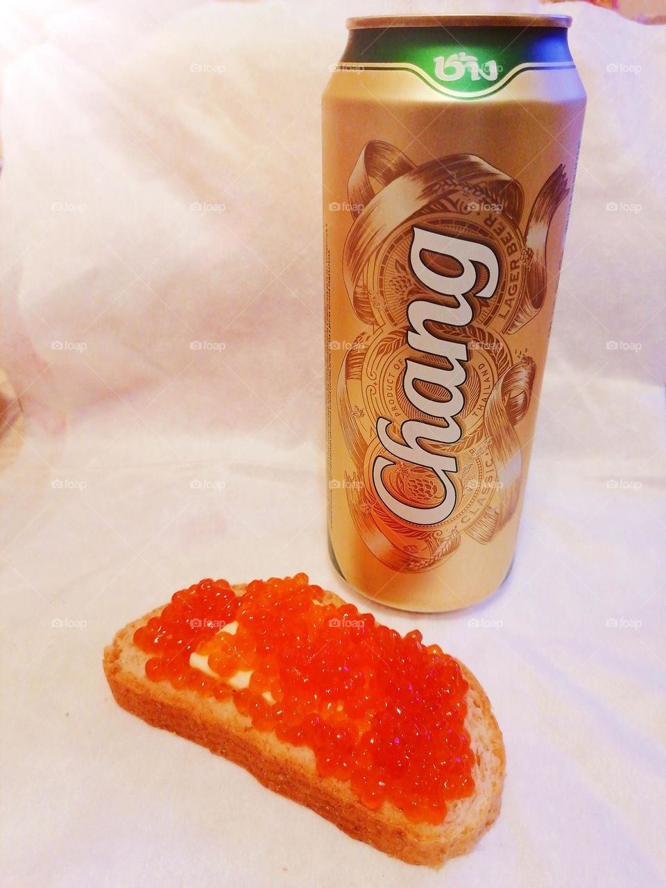 Beer and red caviar are a great breakfast after the new year's night.)