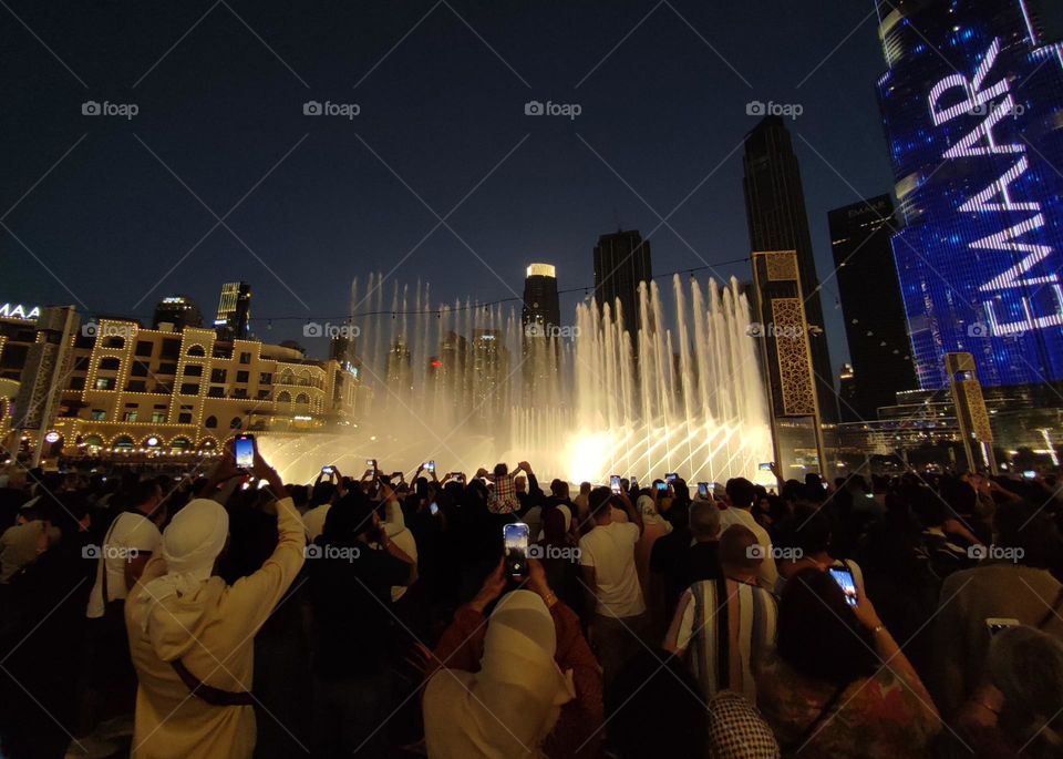 Crowd at Dubai Fountains