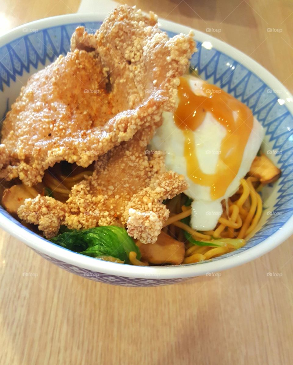 Fried chicken cutlet rice and shredded seaweed, and stir-fried vegetables