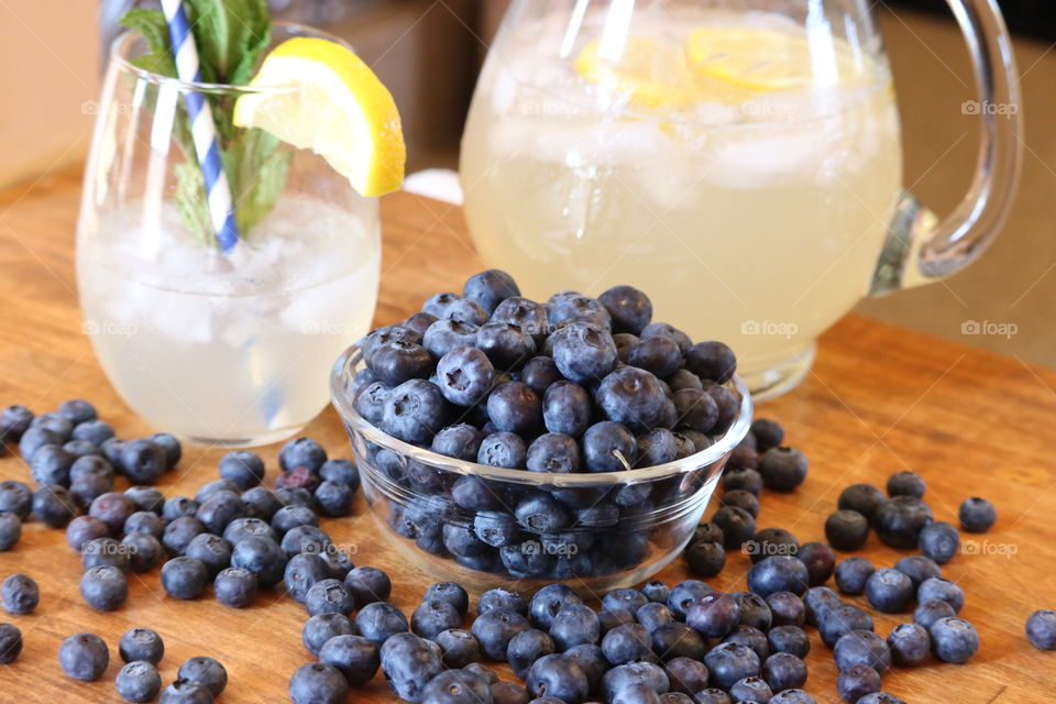 Lemonade and blueberries 
