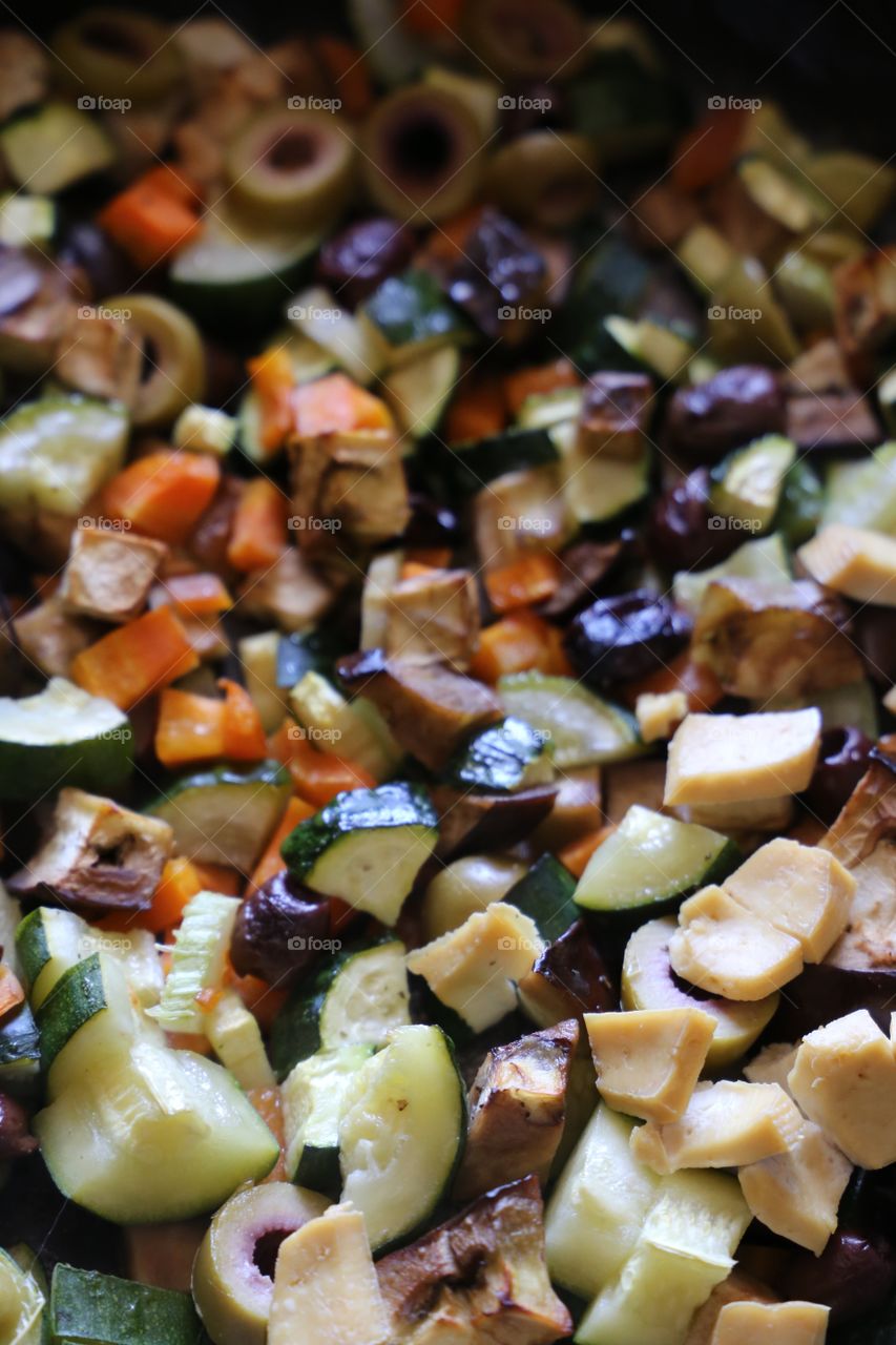 Vegetable salad and tofu baked in the oven