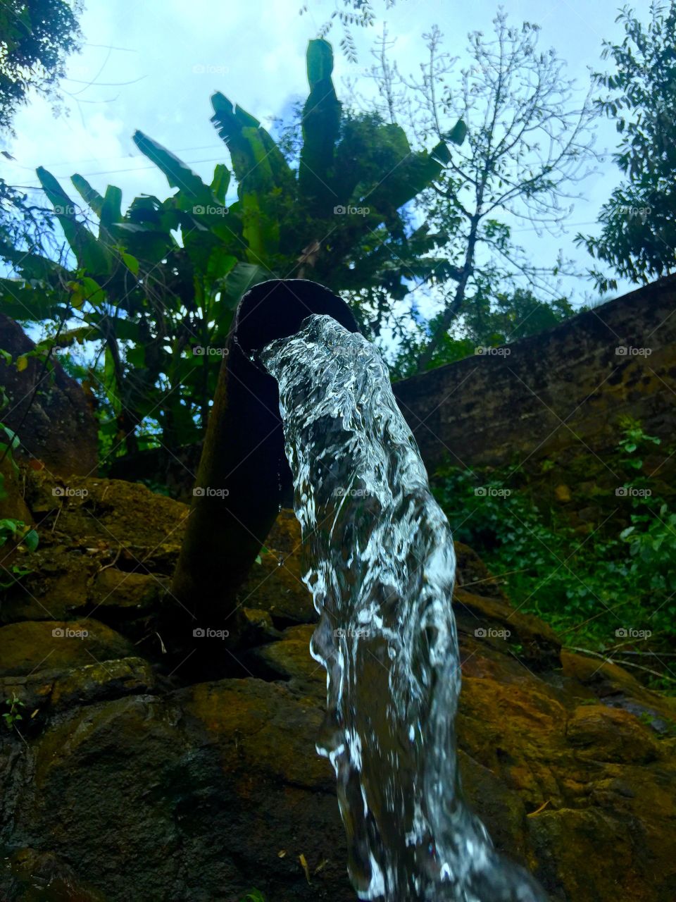 Superb excited this place This water cam from natural water fall ... This place met from Sri Lanka .. Near to idamgoda ...😔 but we can't see that water  fall we can see on like this pic ... This. I take at may be 2.30 or 2 .00pm ... I am ride my bike long trip  first time ... That water is amazing ... Bath and re-fresh ... Can test natural water .. 