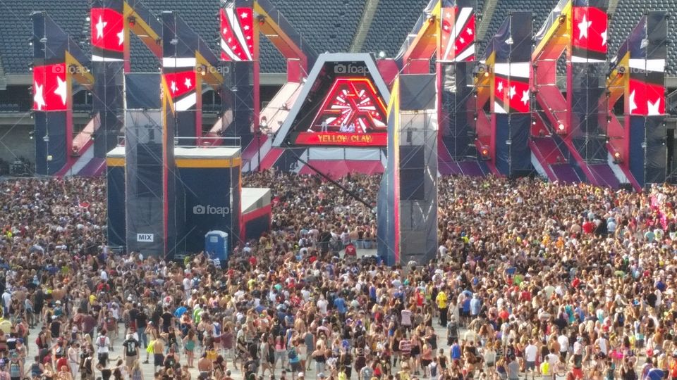 spring awakening . spring awakening music festival-yellow claw performing.