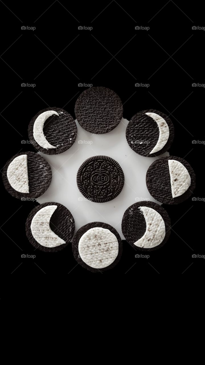 Oreo moon cycle