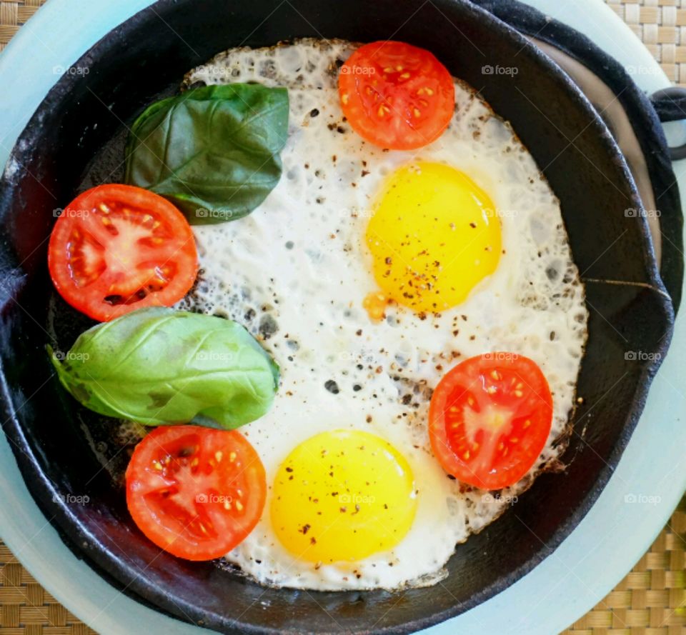 Egg with tomato