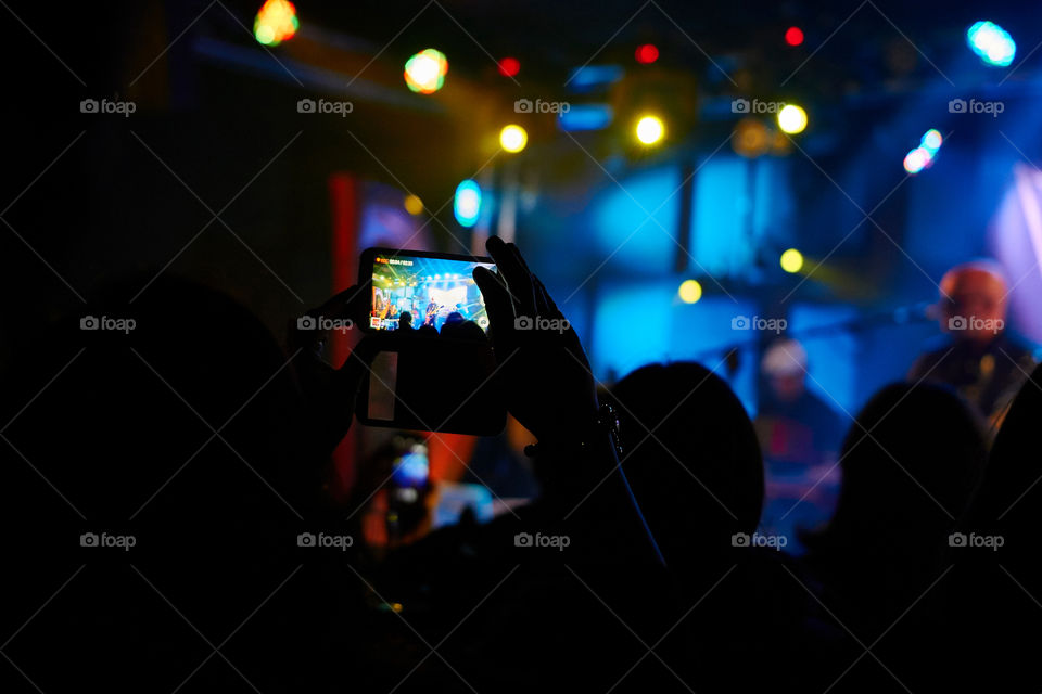Take video with smartphone at live concert