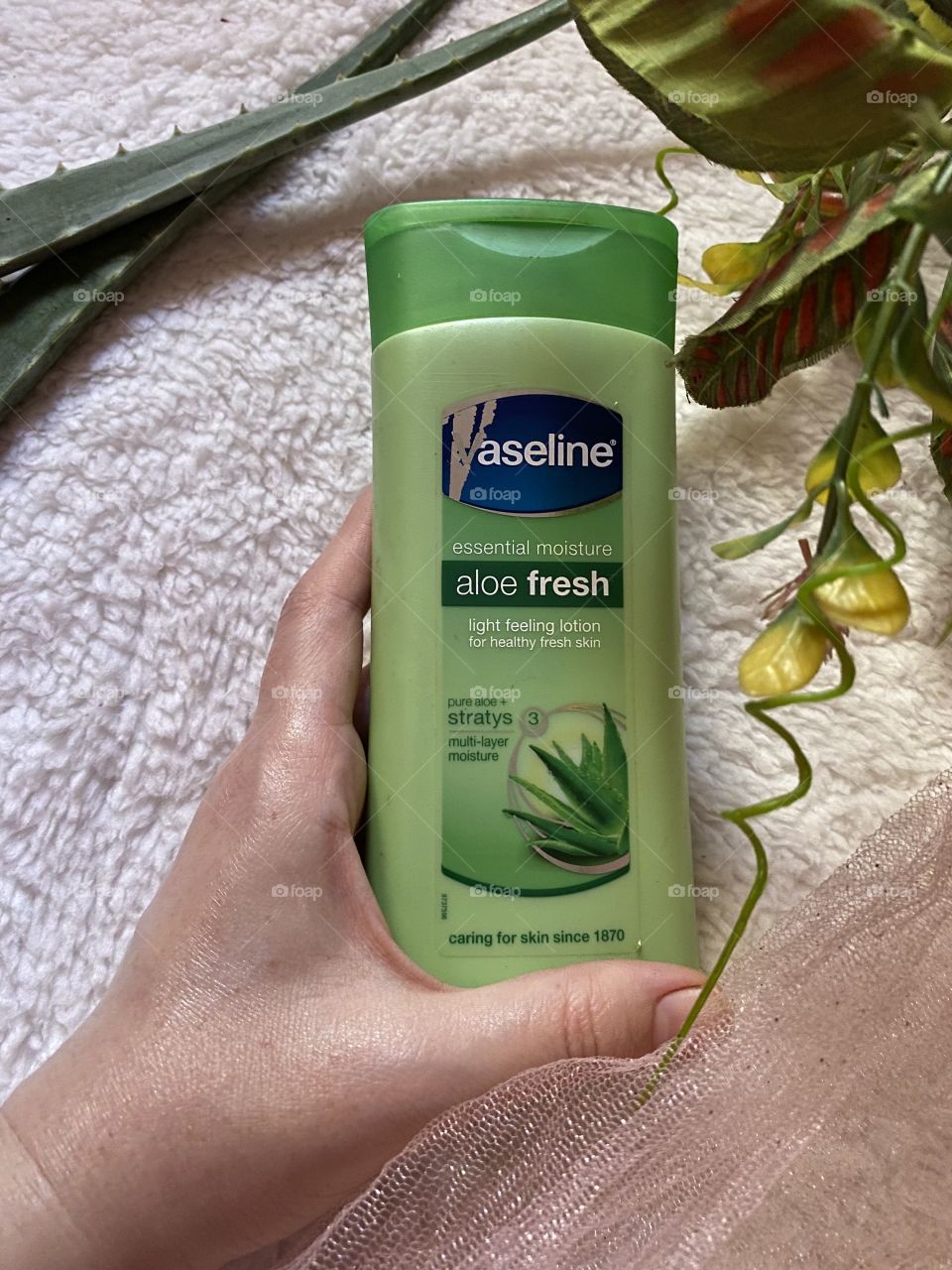 Skin care and nourishing with Vaseline 