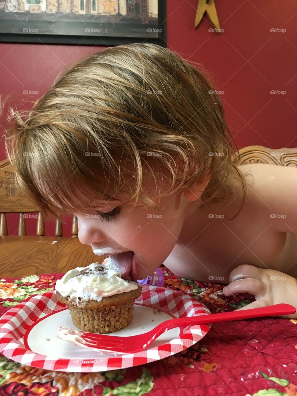 The correct way to eat a cupcake!