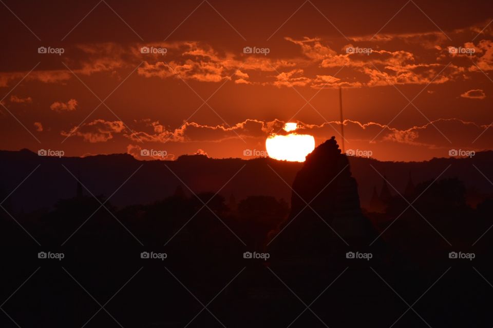 gorgeous orange red sunset with crisp view of big glowing sun