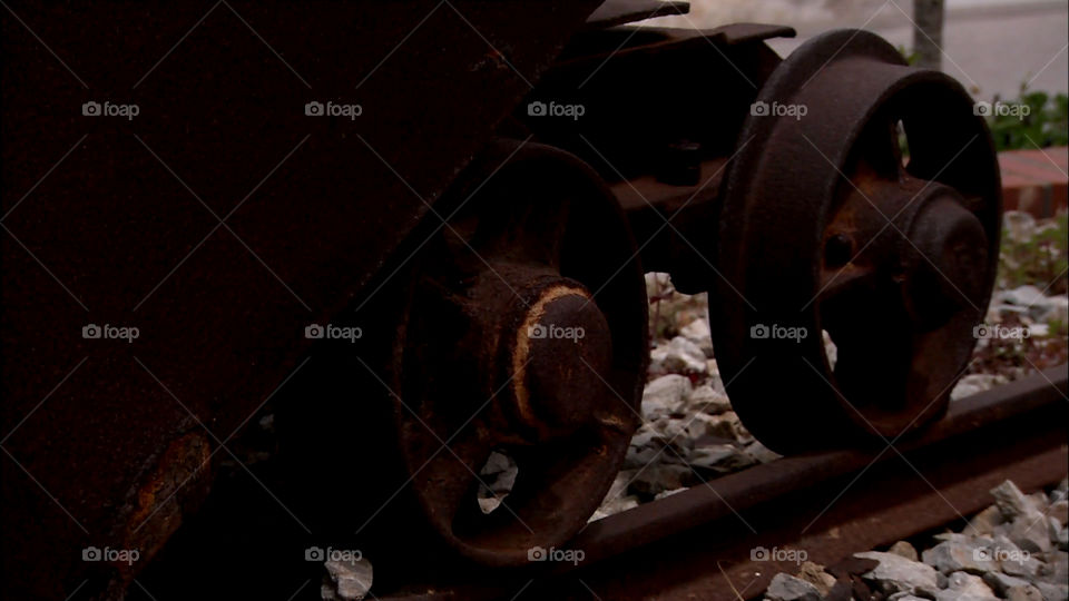 Particolare del carrello nel monumento commemorativo per i minatori del Sulcis. Sardegna