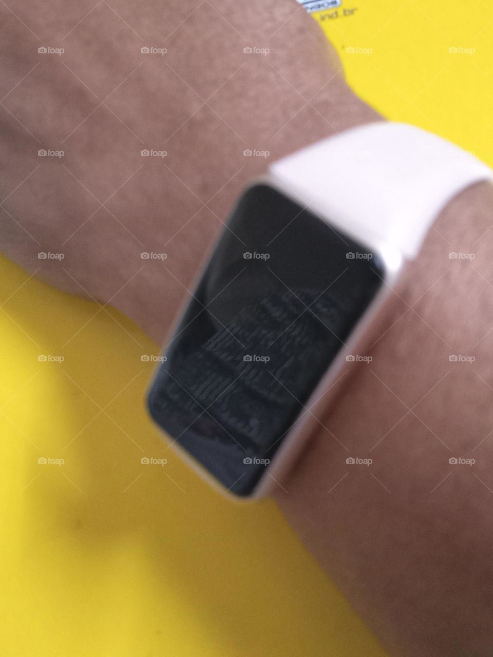 Relógio de pulso é um acessório funcional, prático e dá um toque de charme e elegância  no estilo pessoal. Avalie as opções  de modelos, cores e tamanhos. Um relógio  pode mudar todo o visual.