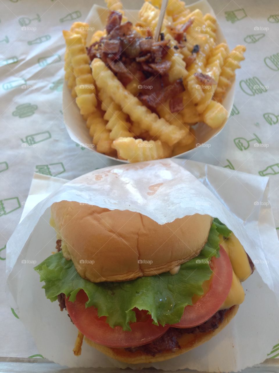 Burger and Fries

Published by:
HappyBrownMonkey 