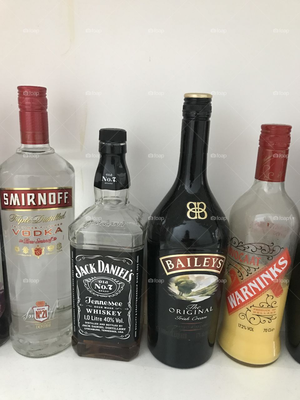 Alcohol-drinks--bottles-