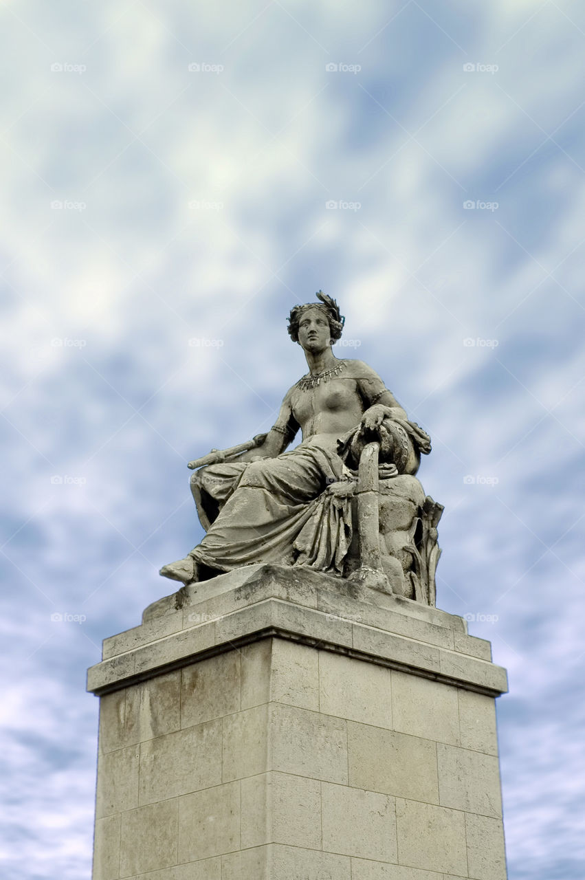 Statue of Brest on place de la Concorde
