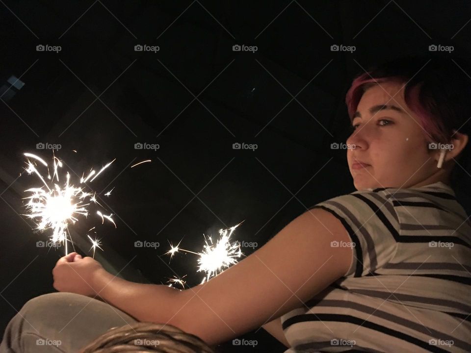 Summertime fireworks sparklers 🧨