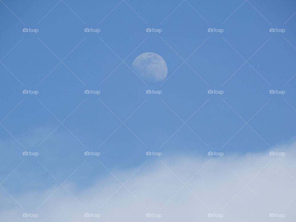 Daytime moon 