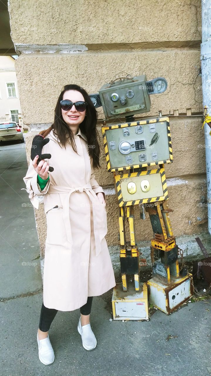 Mister robot vs Girl