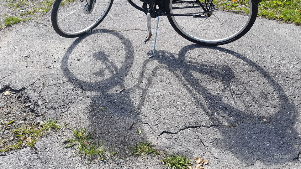 solsken härlig cykeltripp i sommarvärmen