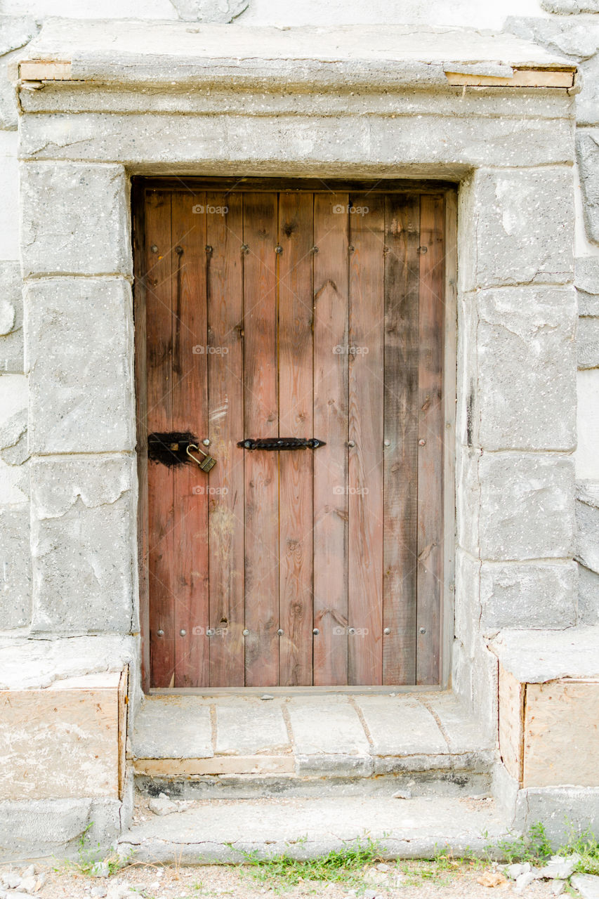 old wooden door, entrance