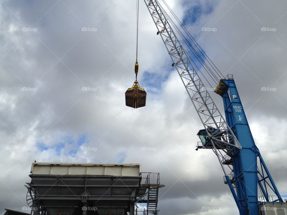 lift port work harbour by cabday