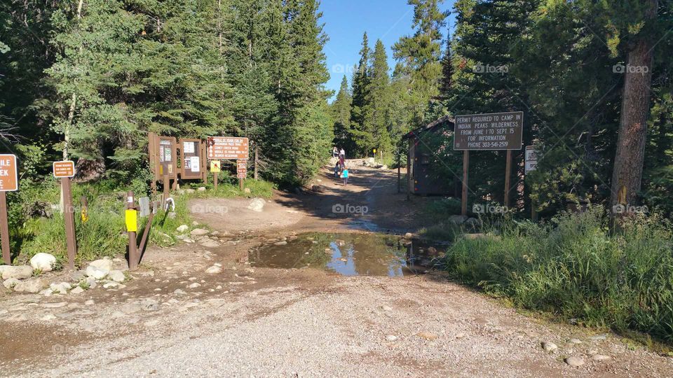 Trail head leading to the Gate Keeper