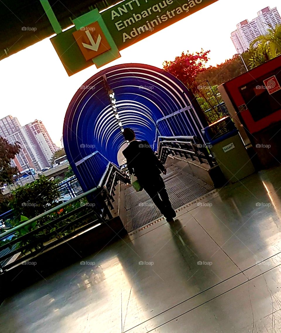 Viagem,  Túnel do tempo