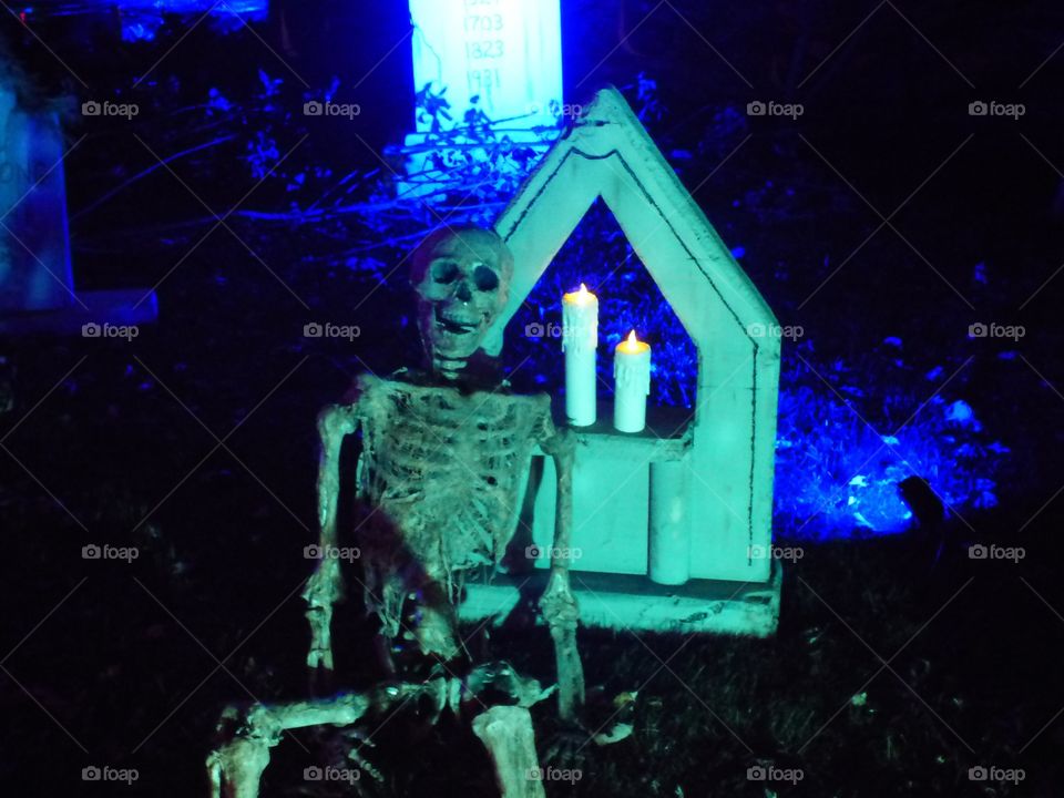 Skeleton and tombstone 