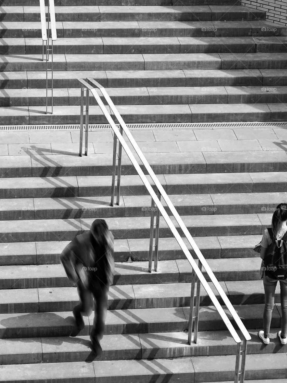 The fluidity of the lines.