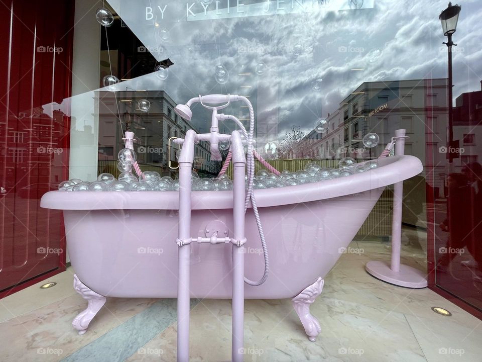 A bubble bath snapped in a shop window …perfect choice for Barbie 🛁💗