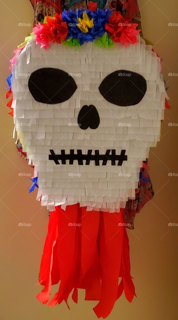 pinata skull