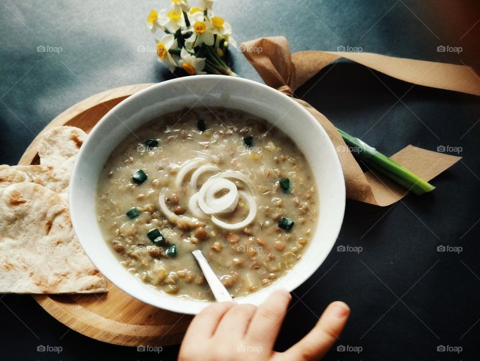 It is necessary for parents to include LENTILS as an essential component in their child's diet from an early age. Lentils are rich in protein, rich in calcium , low in fat , increase energy, help boost the child's immunity and strengthen bone health.