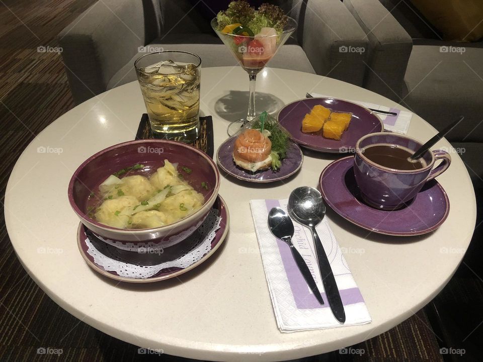Food in first class lounge
