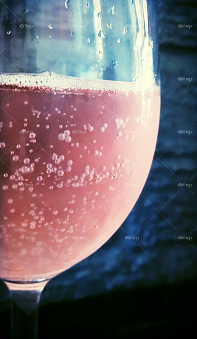 pink sparkling wine