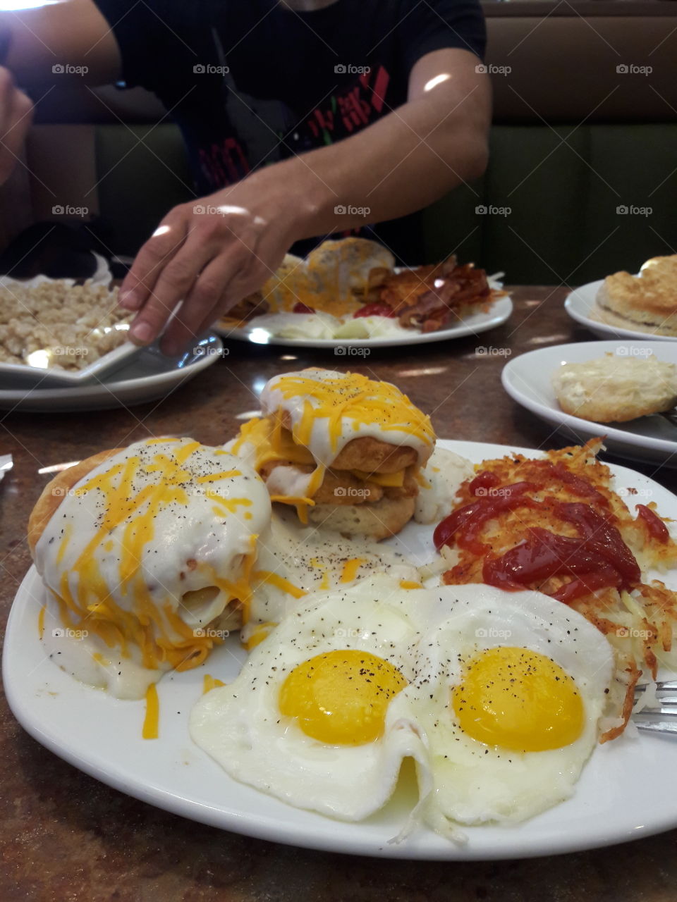 breakfast at a diner