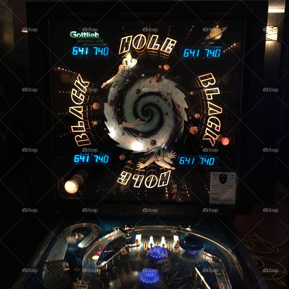Black hole pinball machine 