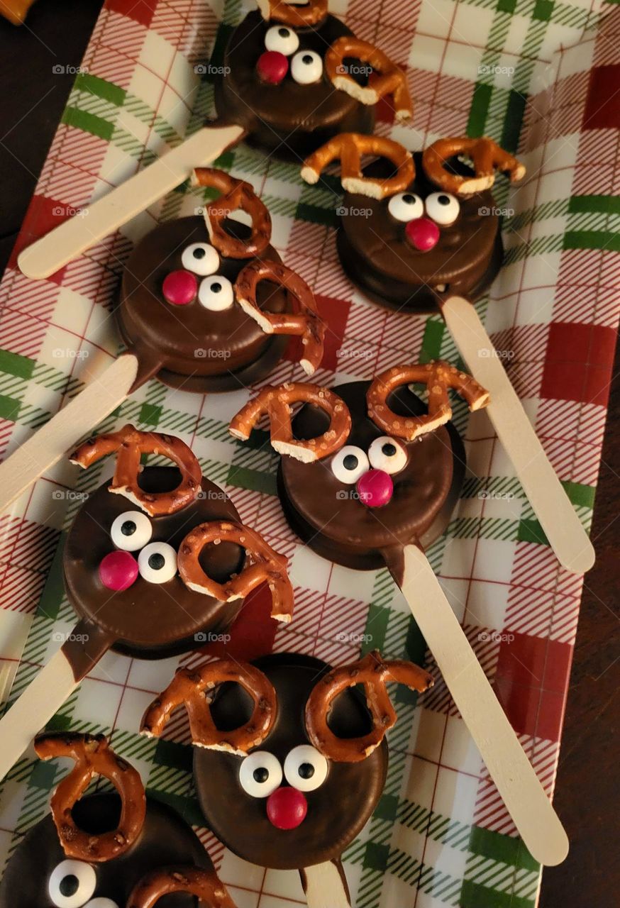 Rudolph Oreo Pops (close)