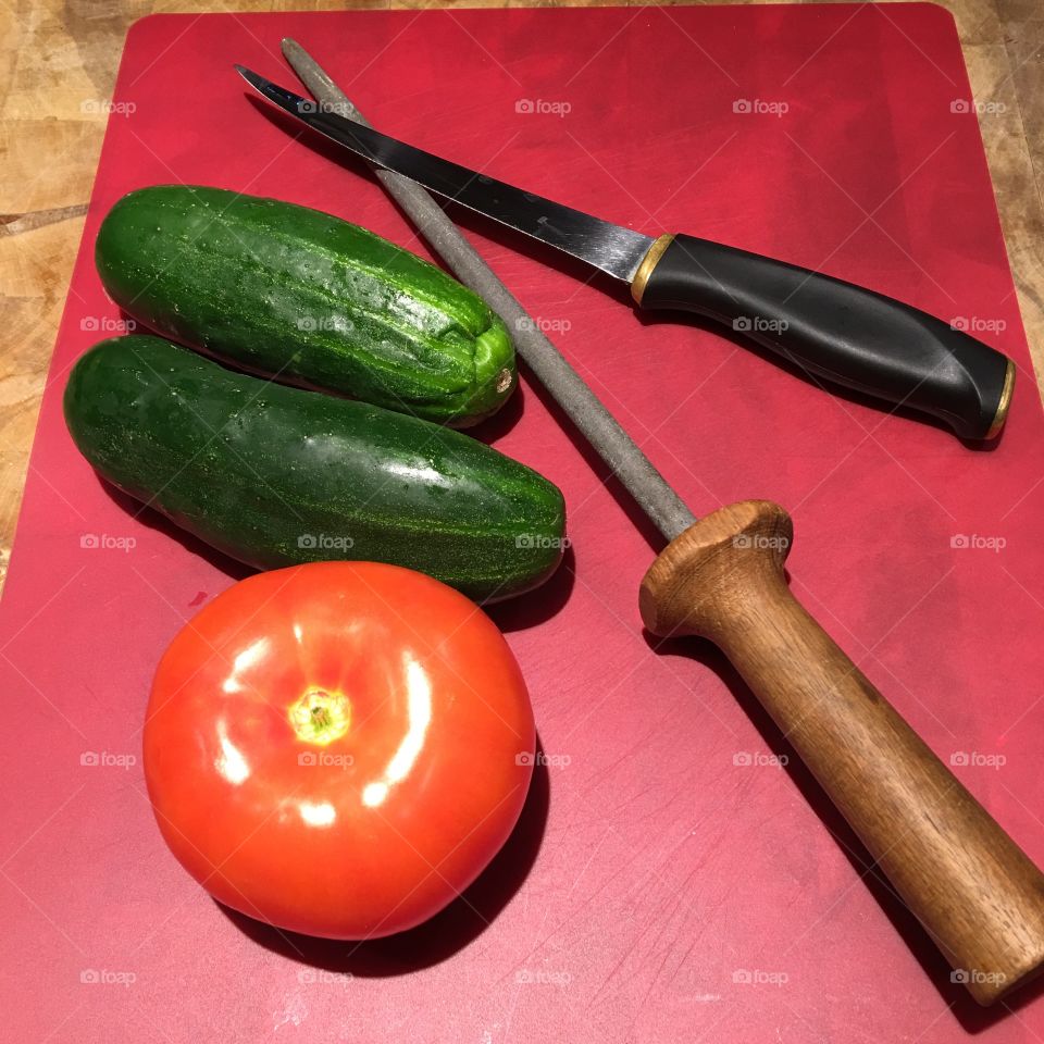 Salad Preparations, Knife Sharpening Steel to Sharpen My Filet Knife; Farmers Market;
Produce

My knife steel was my grandmothers; now I will be passing it down in my family. Amazing how sharp you can get the edge of a knife blade, razor sharp, that's how sharp! Today I made salad.