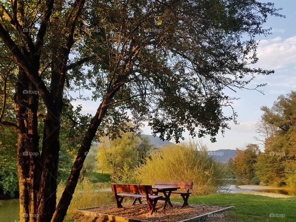 Leska is a village in Croatia within the City of Delnice. Located in Primorje-Gorski Kotar County.  Ship on heap