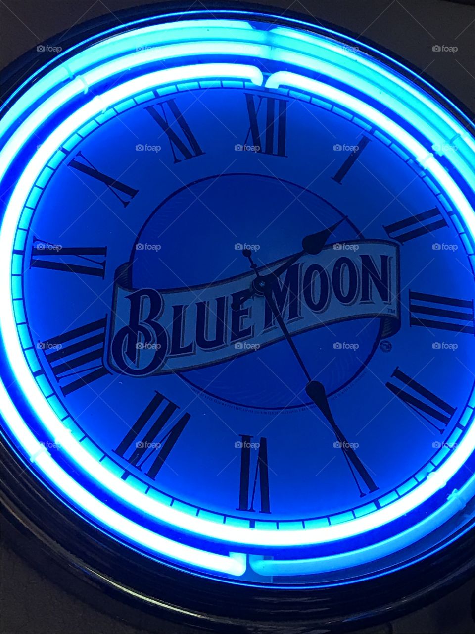 BLUE MOON neon wall clock