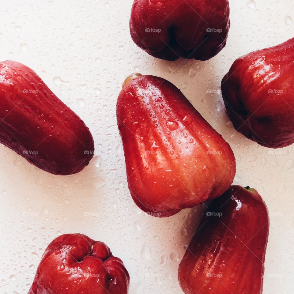 Red color story : Rose apple is the tropical Thai fruit.