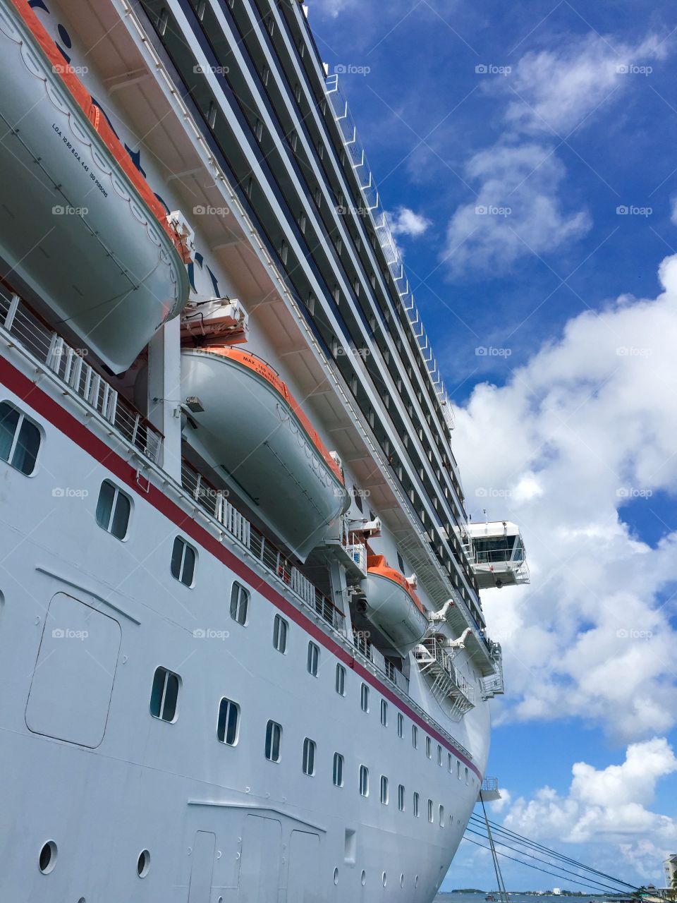 Shop Side. The side of the Cruise Ship as we get back on. 