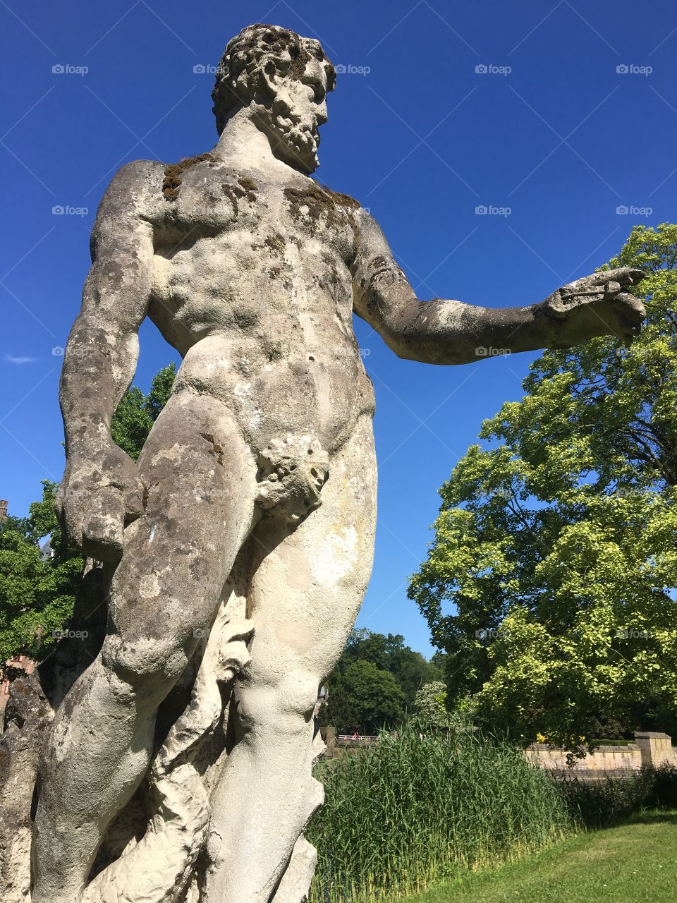 Nude male statue 