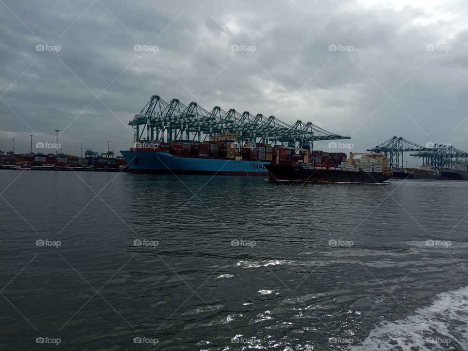 the biggest 400m leight
#Maersk line
how much this pic?